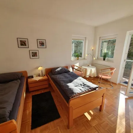 5 Bis 10 Personen דירה *